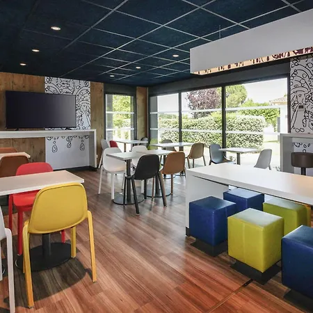 Ibis Budget Hotel 2*