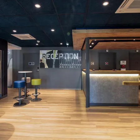 卡奥尔宜必思快捷酒店 2* 卡奥尔
